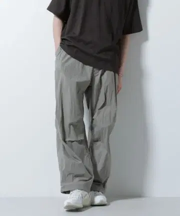 [ 미사용 새상품 ] 나노 유니버스 라이트웨이트 배기 팬츠 M