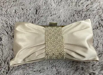 새상품급 AIMER 베이지 리본 디자인 파티 백