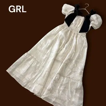 새상품급 그레일 리본 스트랩 도트 무늬 플레어 원피스 오프숄더