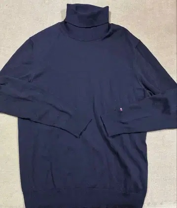 타미힐피거 네이비 터틀넥 니트