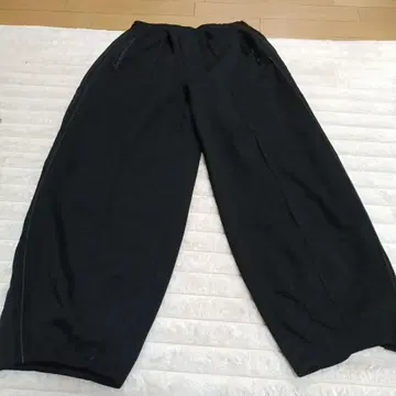 LASUD 블랙 맨투맨 와이드 팬츠 스냅 버튼 포함 스콧 클럽