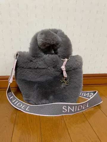 SNIDEL WEB 한정판 그레이 에코 퍼 백