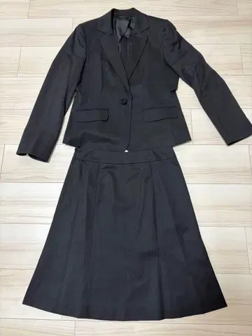 아오야마 양복 nline 블랙 스트라이프 스커트 수트