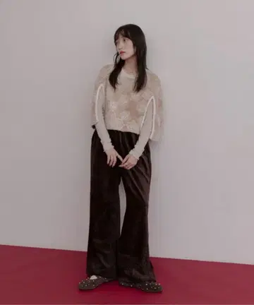 새상품 이번 시즌 sure feel 에이미 로우 플라워 자수 판초 상의