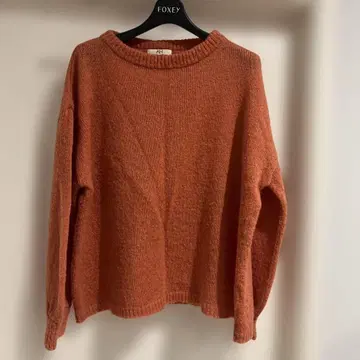 APPLE HOUSE 스웨터