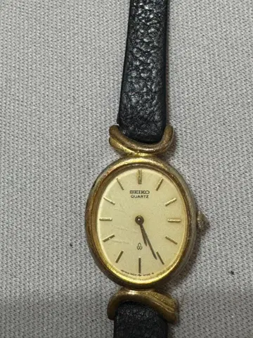 SEIKO 쿼츠 타원형 시계 골드