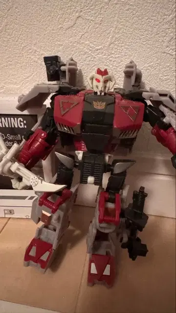 트랜스포머 제너레이션즈 디럭스: Skullgrin