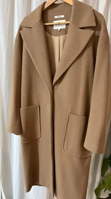 베이지 롱 코트