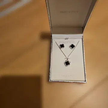 STELLA ROSE 목걸이와 귀걸이 세트