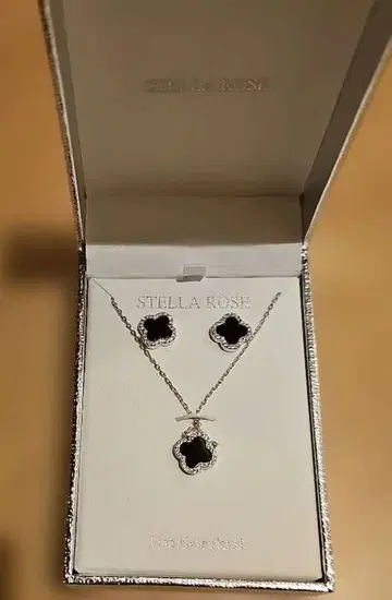 STELLA ROSE 목걸이와 귀걸이 세트 클로버