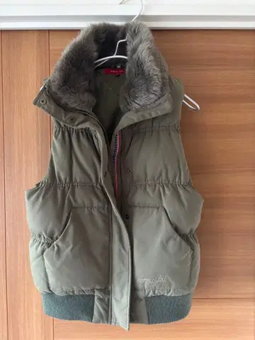 타미걸 퍼 달린 다운 베스트