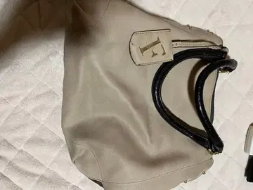 Furla 베이지 가죽 핸드백 중형