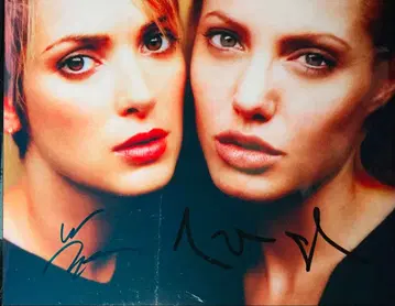 안젤리나 졸리 & 위노나 라이더 친필 사인 사진 t9
