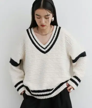 DFFUR 루즈 실루엣 칠드런 니트 V넥