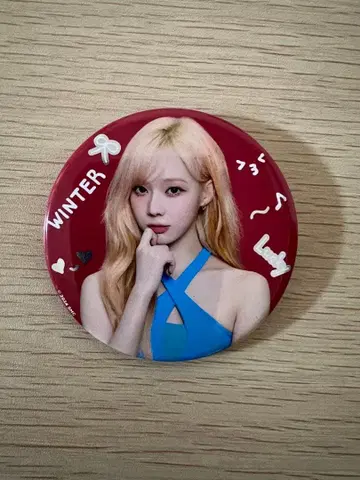 WINTER 캔뱃지 여성의 초상