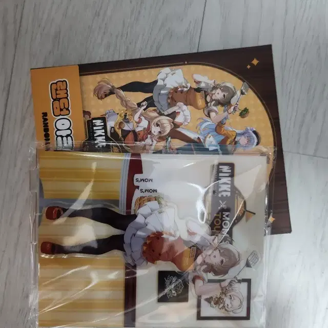 니케 맘스터치 콜라보 브래디 아크릴 스탠드 굿즈