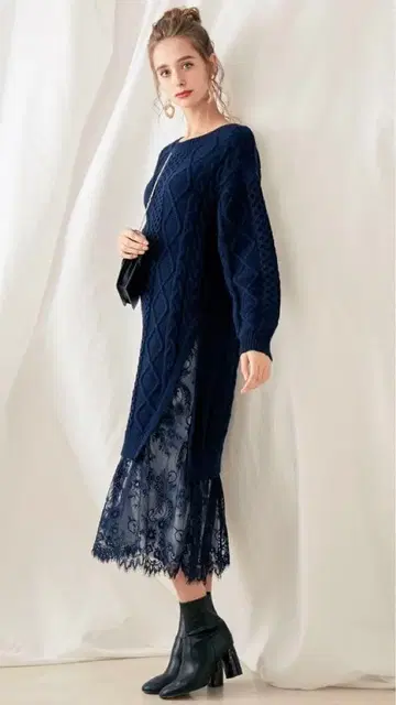 머큐리 듀오 레이스 절개 도킹 니트 원피스