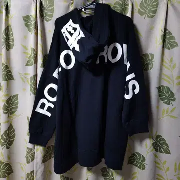 RODEO CROWNS 블랙 백 로고 후드티