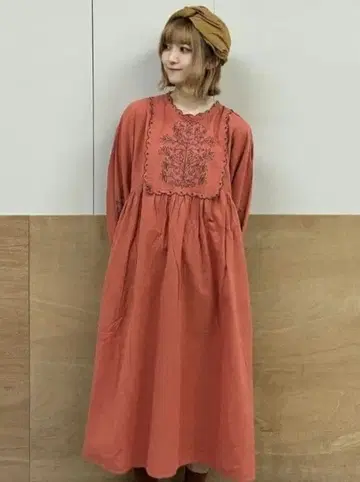 미사용품 사만사 모스모스 자수 원피스