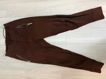 UNITED TOKYO 브라운 조거 팬츠 사이드 지퍼 포함