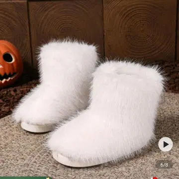 화이트 퍼 부츠