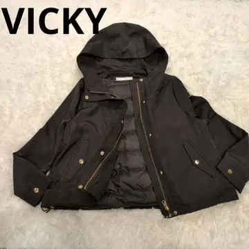 VICKY 다운 라이너 포함 3가지 방식으로 착용 가능한 필드 자켓