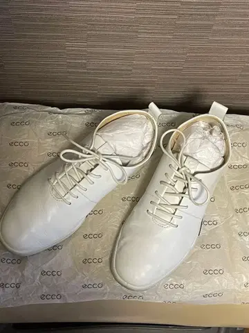 ECCO 화이트 가죽 스니커즈