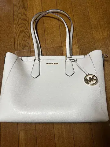 MICHAEL KORS 화이트 토트백