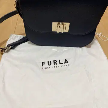 FURLA 네이비 숄더백