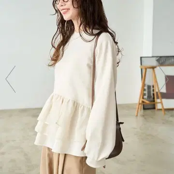 오간자 프릴 절개 쭈리 맨투맨 풀오버