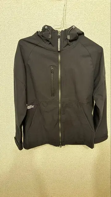 버틀 B.W.W. 블랙 마운틴 후드티 S