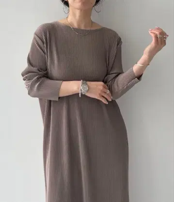 셀프컷 가능 플리츠 원피스