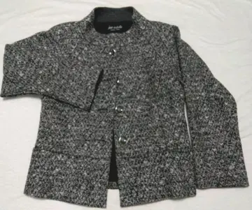 노카라 자켓 그레이 계열 울 느낌