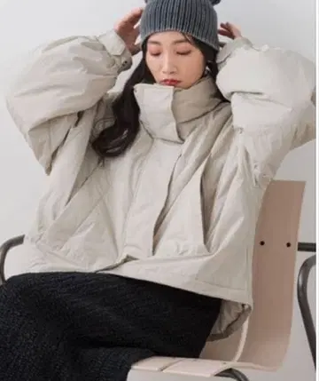 로리즈팜 몬스터 숏코트 아이보리