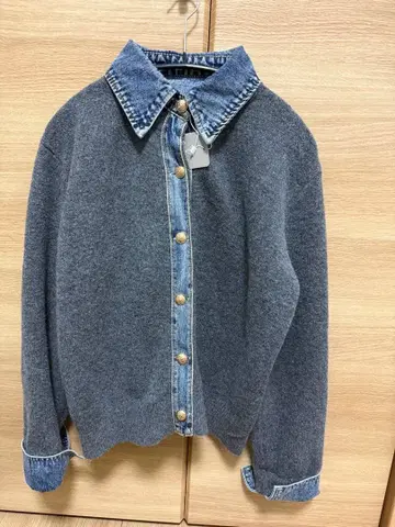 미사용 새상품 데님 도킹 절개 니트 가디건 프리 사이즈