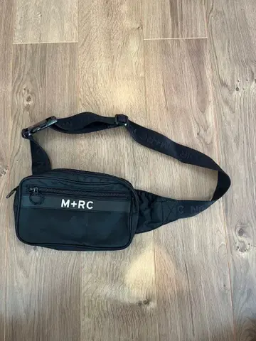 마르쉐노아 M+RC Noir 바디백 로고 블랙