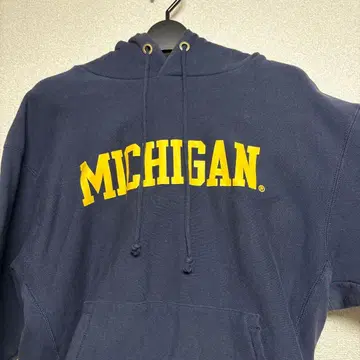 MICHIGAN 후드 부착 후드티 네이비
