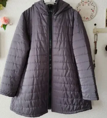 그레이 퀼팅 후드 부착 자켓