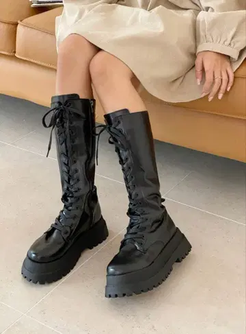 (약간 긁힌 자국 있음) 레이스업 사이드 지퍼 부츠