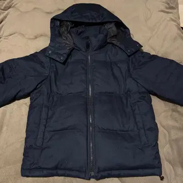 네이비 후드 부착 다운 자켓