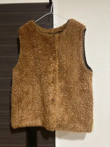 브라운 퍼 슬리브리스 베스트