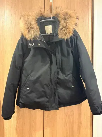 BIEMS HEART 블랙 다운 자켓 퍼 포함