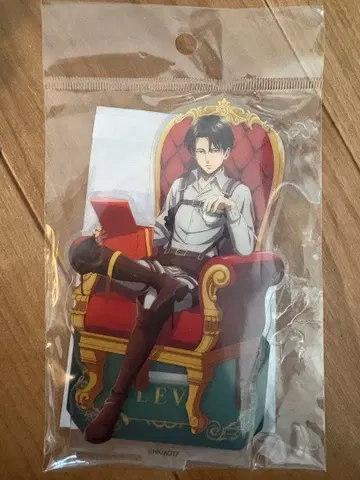 진격의 거인 아크릴 스탠드 리바이 옥좌ver.