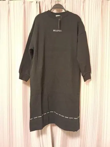 [미사용] MILKFED. 블랙 원피스 로고 라인 블랙