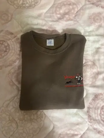 Convenience young 자수 브라운 맨투맨