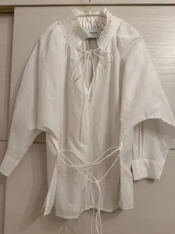 마레트 블라우스