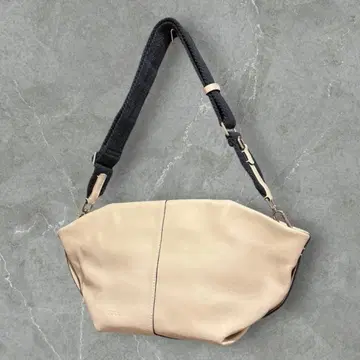 에코 ecco 숄더백 가죽 로고 아이보리