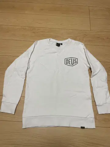 DEUS EX MACHINA 별주 크루넥 맨투맨 빔즈 화이트