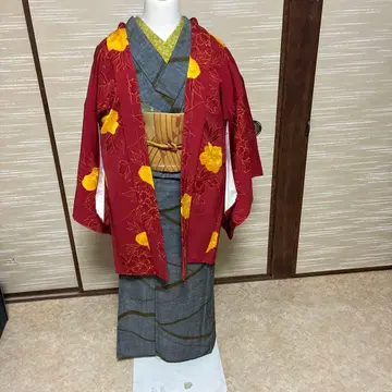 꽃무늬 자수 빨간색 겉옷