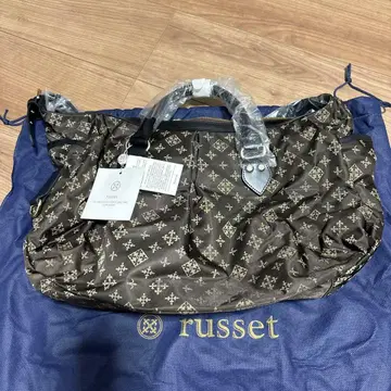 russet 로고 패턴 숄더백